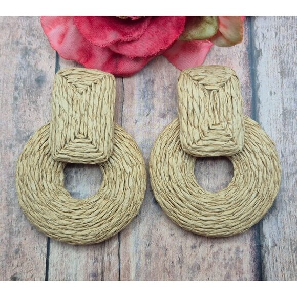 Brown Statement Woven Straw Door Knocker Hoop Earrings Boho Neutral Pierced - Picture 1 of 7